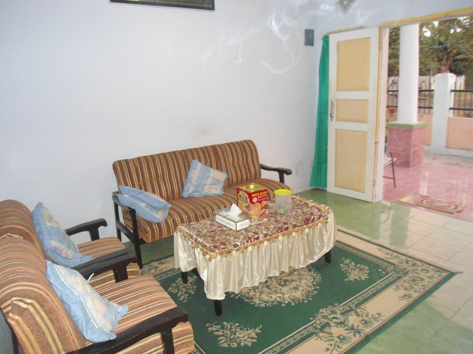 Bed and Breakfast Osingvacation Tamansuruh Экстерьер фото